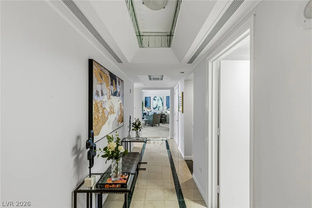 2877 Paradise, Las Vegas, NV 89109