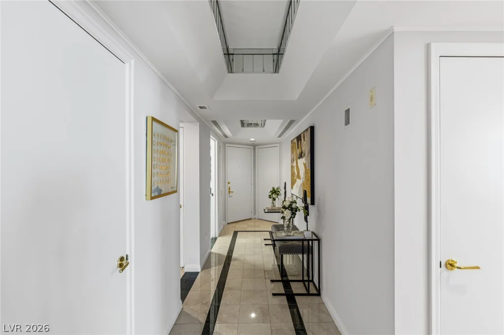 2877 Paradise, Las Vegas, NV 89109