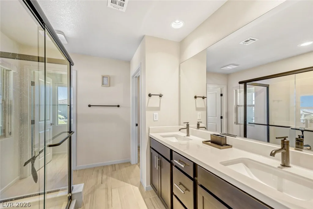 9702 Sapphire Rim, Las Vegas, NV 89148