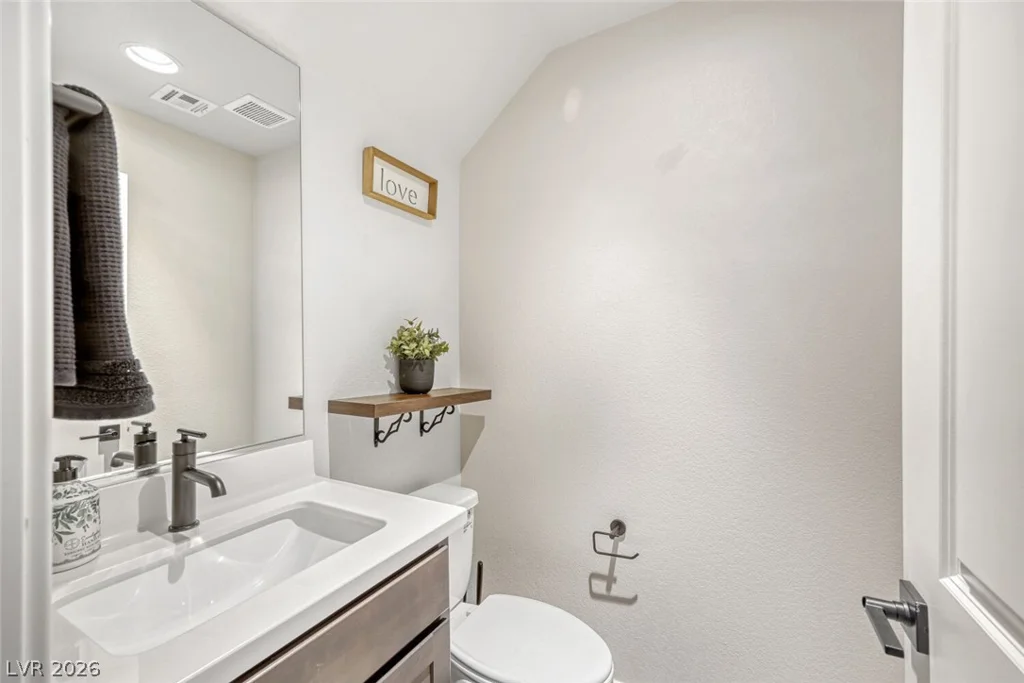 9702 Sapphire Rim, Las Vegas, NV 89148
