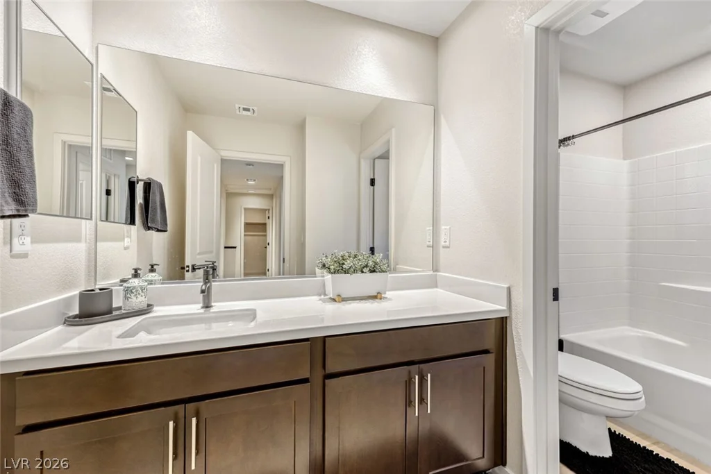 9702 Sapphire Rim, Las Vegas, NV 89148
