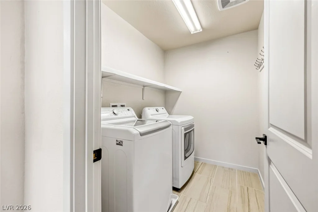 9702 Sapphire Rim, Las Vegas, NV 89148