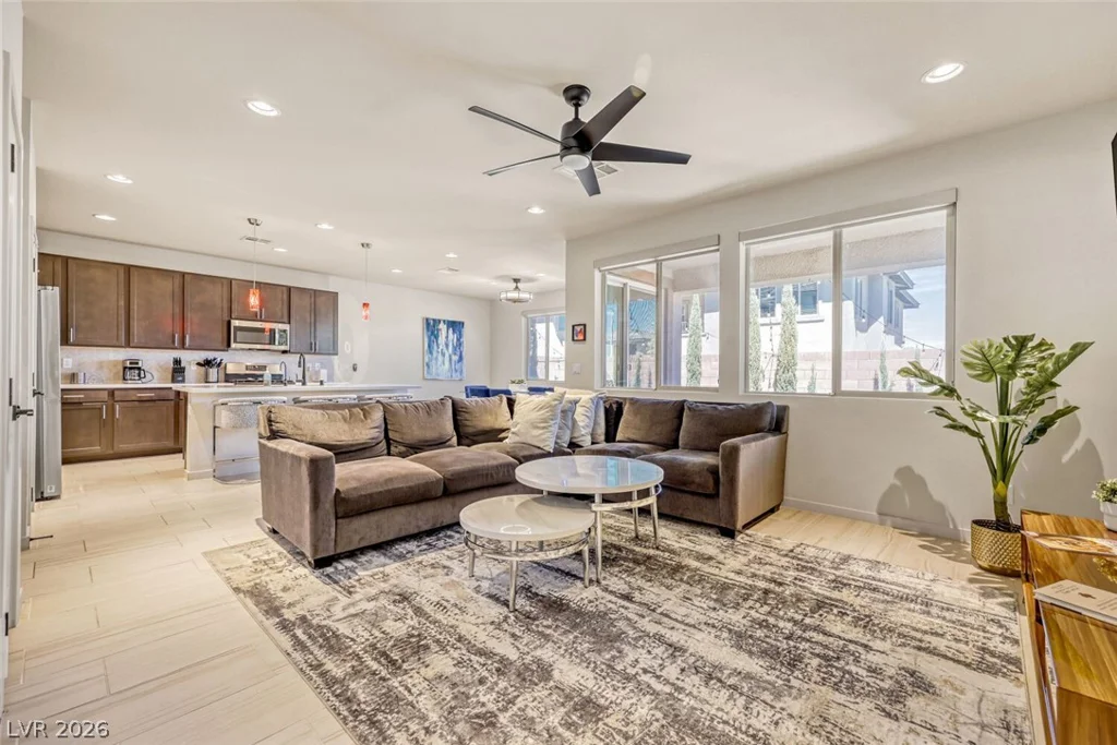 9702 Sapphire Rim, Las Vegas, NV 89148