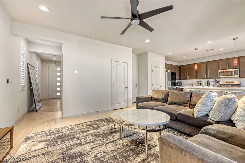 9702 Sapphire Rim, Las Vegas, NV 89148