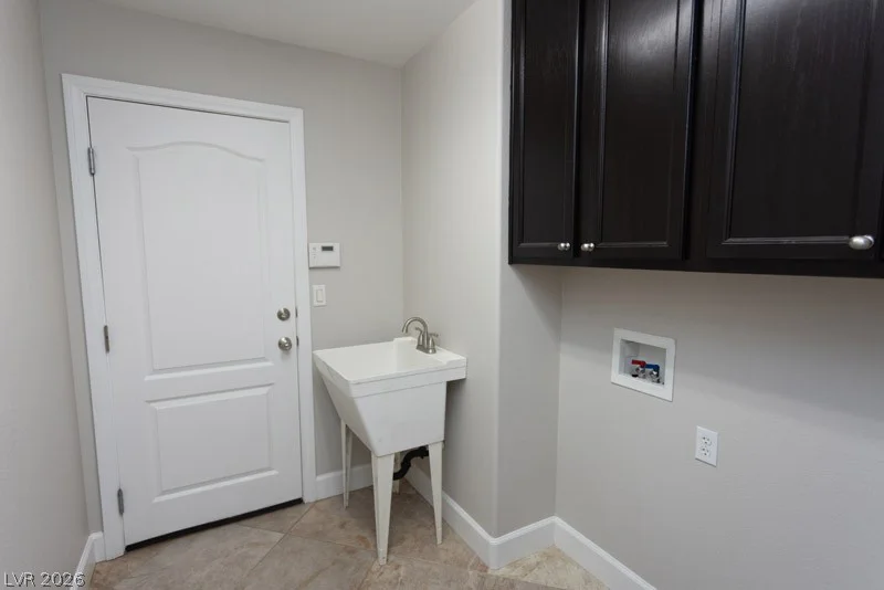 6012 Chessington, Las Vegas, NV 89131