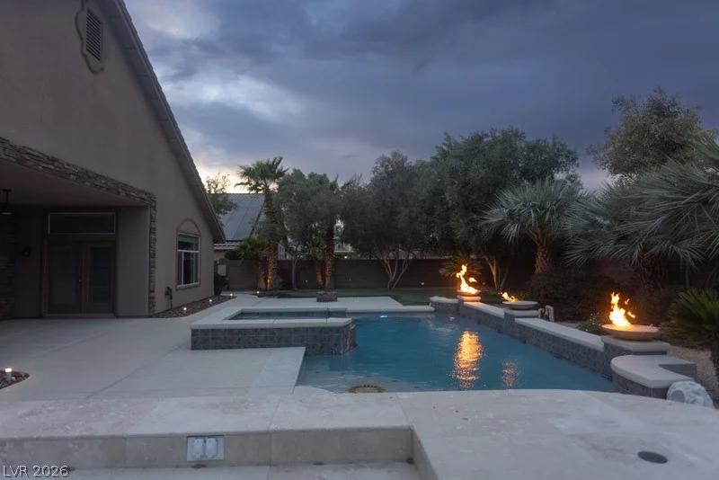 6012 Chessington, Las Vegas, NV 89131