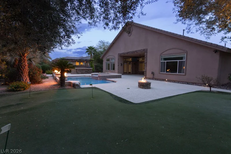 6012 Chessington, Las Vegas, NV 89131