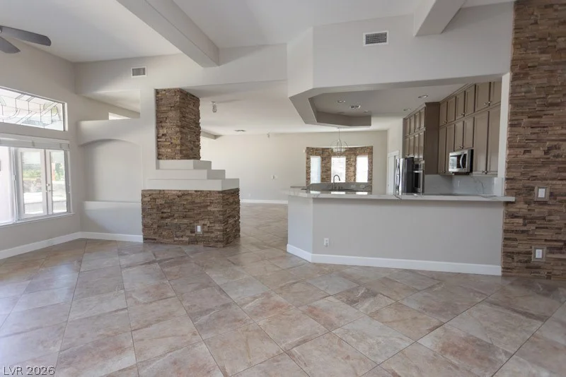 6012 Chessington, Las Vegas, NV 89131