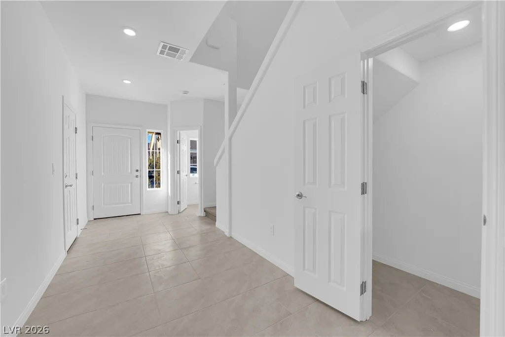 6142 Kelson Creek, Las Vegas, NV 89118