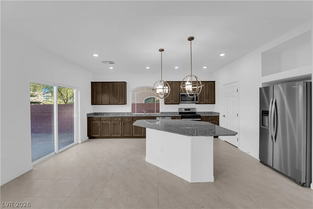 6142 Kelson Creek, Las Vegas, NV 89118