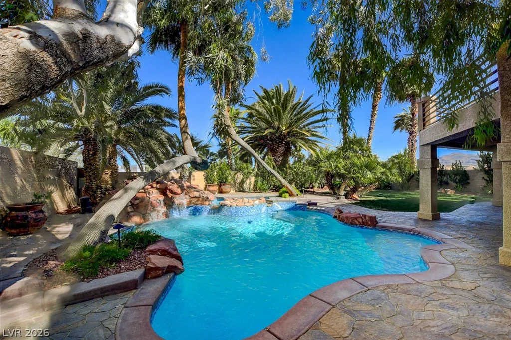 902 Cripple Creek, Henderson, NV 89014