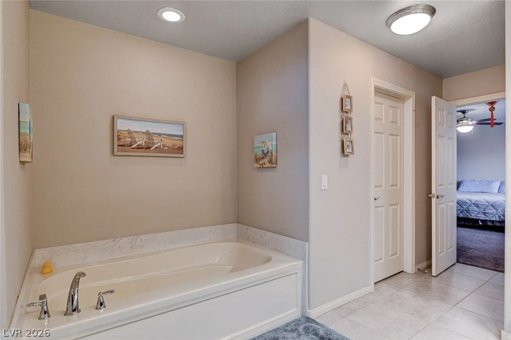 9656 Paraiso Springs, Las Vegas, NV 89139