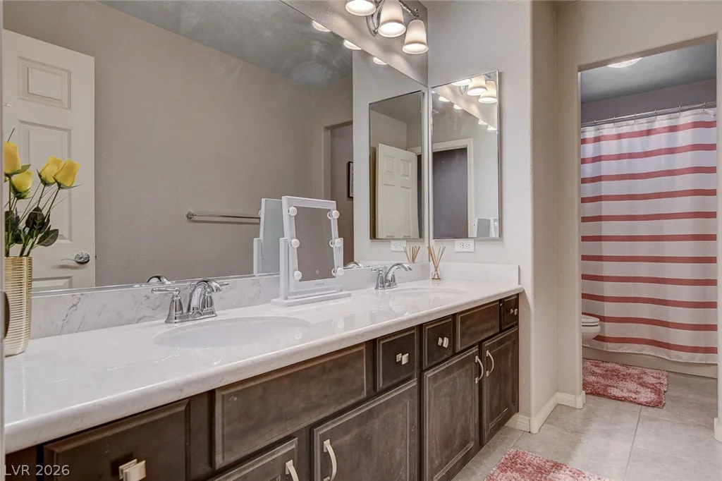 9656 Paraiso Springs, Las Vegas, NV 89139