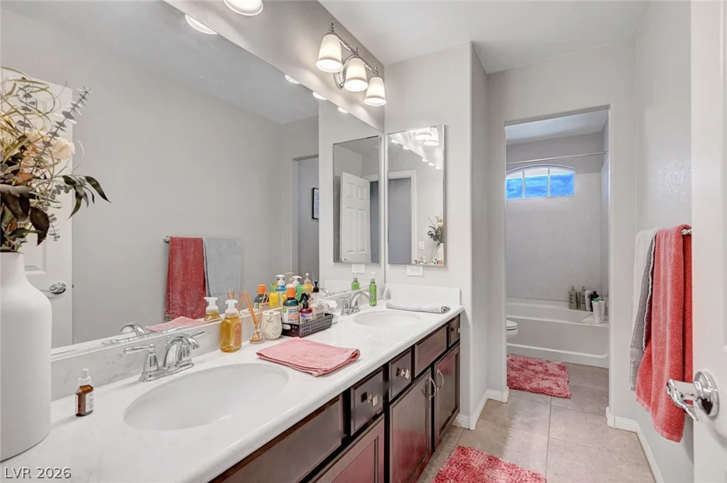 9656 Paraiso Springs, Las Vegas, NV 89139