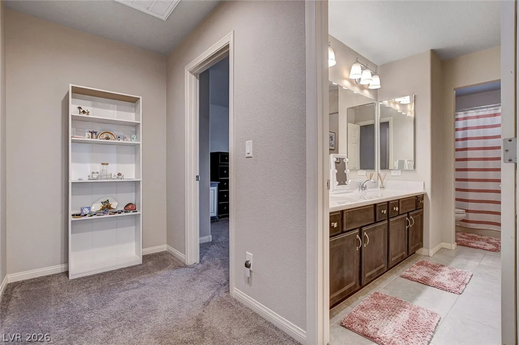 9656 Paraiso Springs, Las Vegas, NV 89139