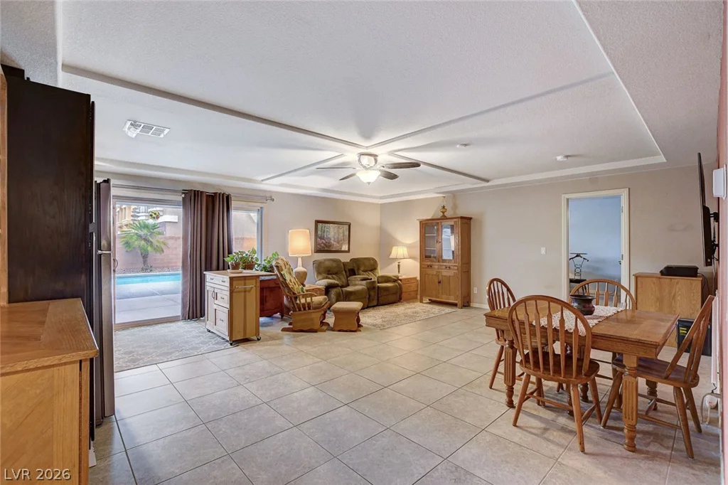 9656 Paraiso Springs, Las Vegas, NV 89139