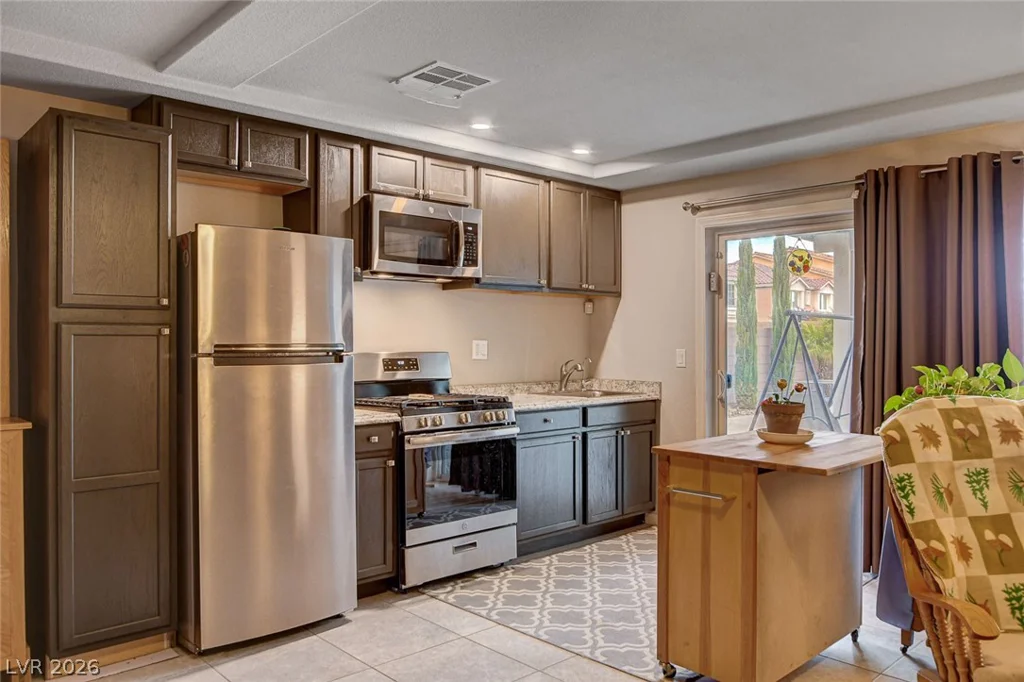 9656 Paraiso Springs, Las Vegas, NV 89139