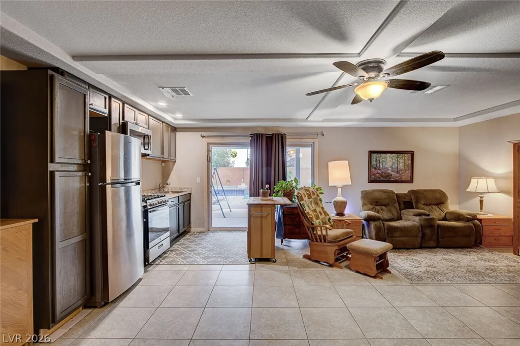 9656 Paraiso Springs, Las Vegas, NV 89139
