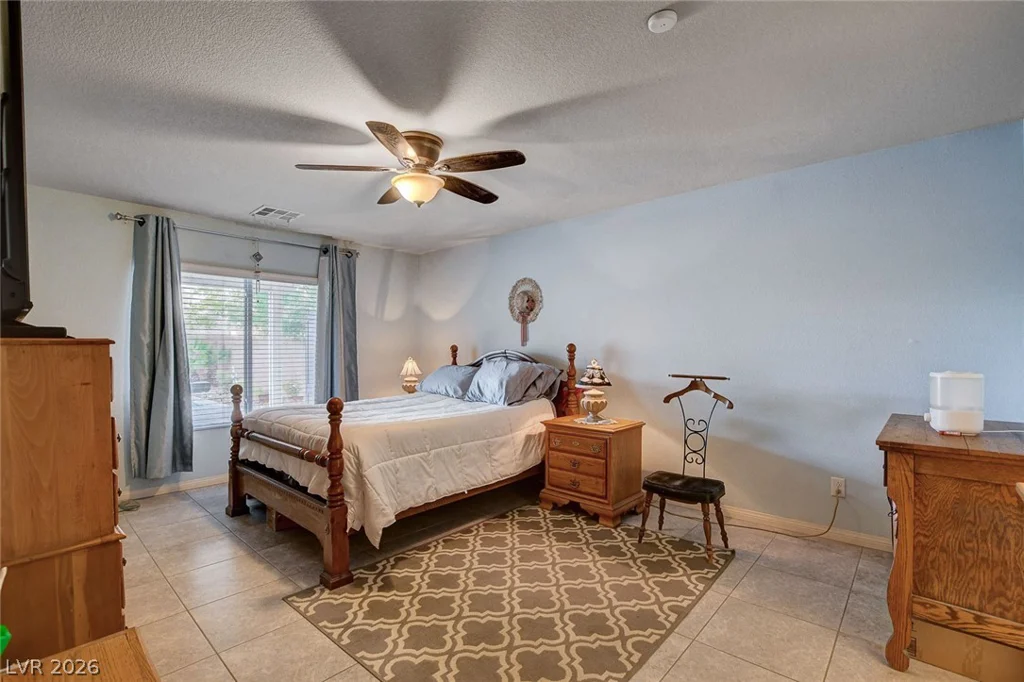 9656 Paraiso Springs, Las Vegas, NV 89139