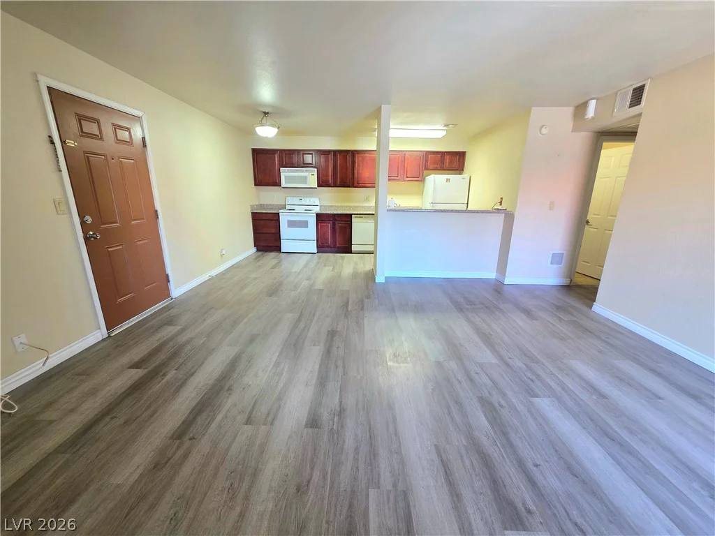 5121 River Glen, Las Vegas, NV 89103