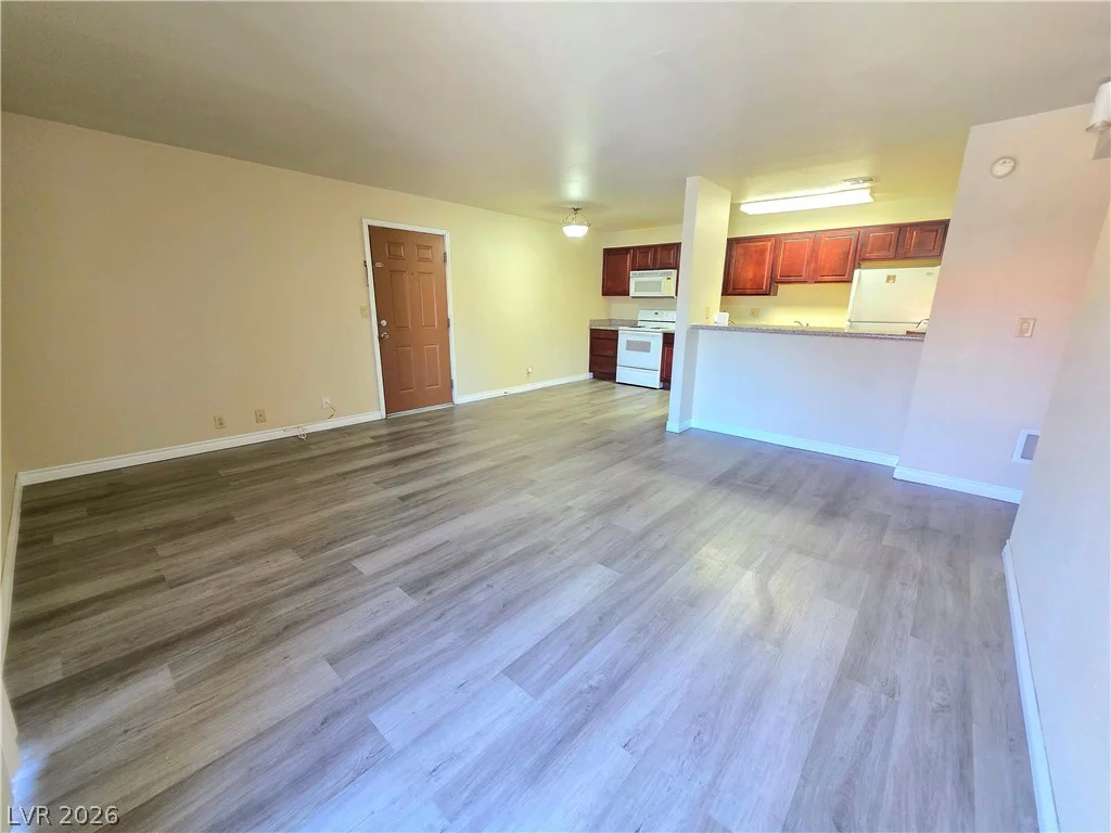 5121 River Glen, Las Vegas, NV 89103
