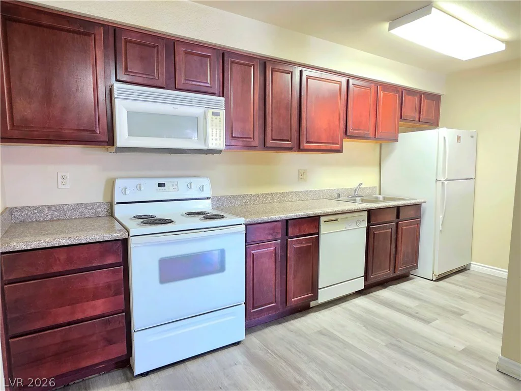 5121 River Glen, Las Vegas, NV 89103