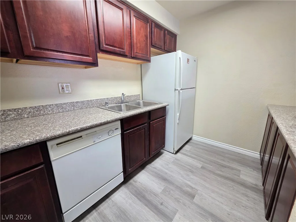 5121 River Glen, Las Vegas, NV 89103