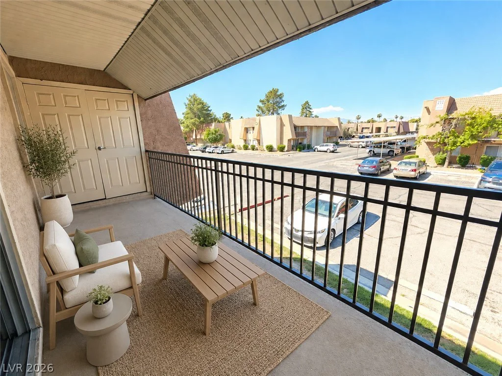 5121 River Glen, Las Vegas, NV 89103