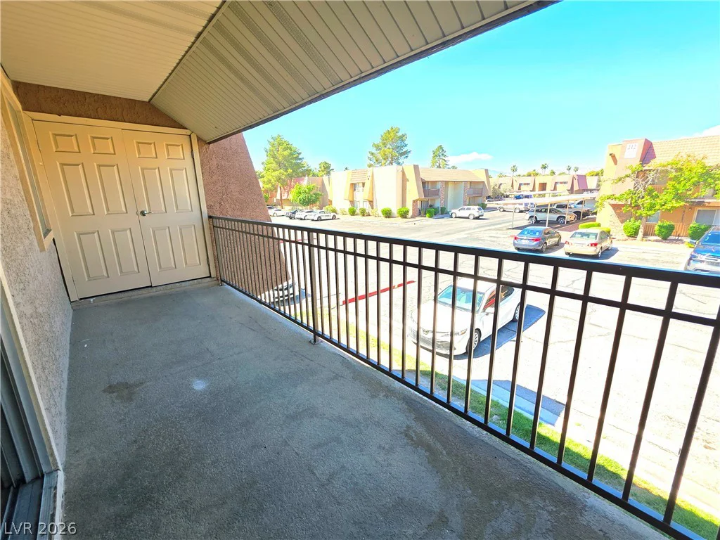 5121 River Glen, Las Vegas, NV 89103