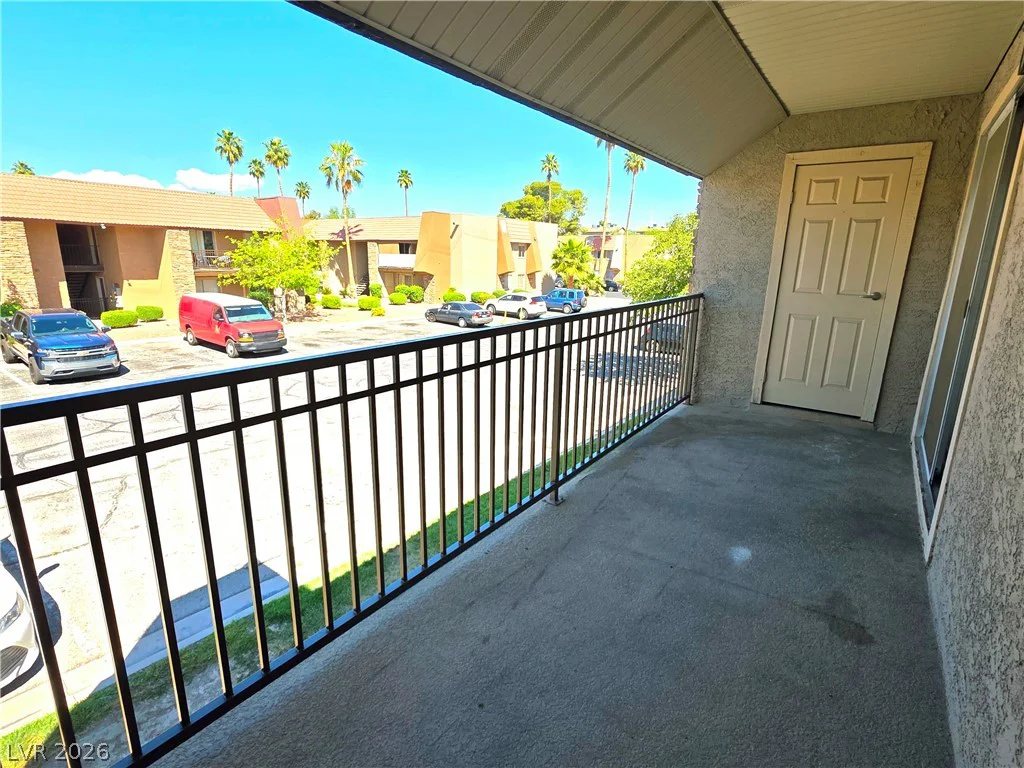 5121 River Glen, Las Vegas, NV 89103