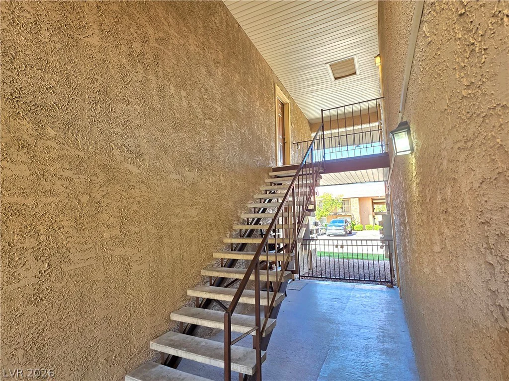 5121 River Glen, Las Vegas, NV 89103