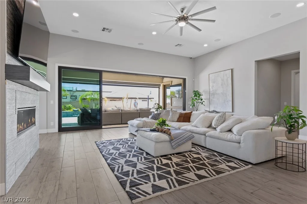 9841 El Campo Grande, Las Vegas, NV 89149