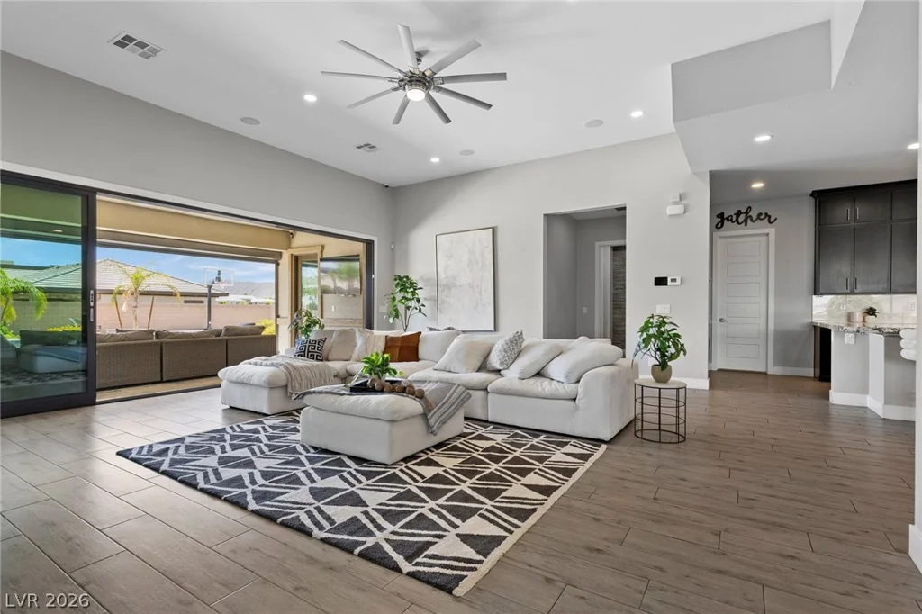 9841 El Campo Grande, Las Vegas, NV 89149