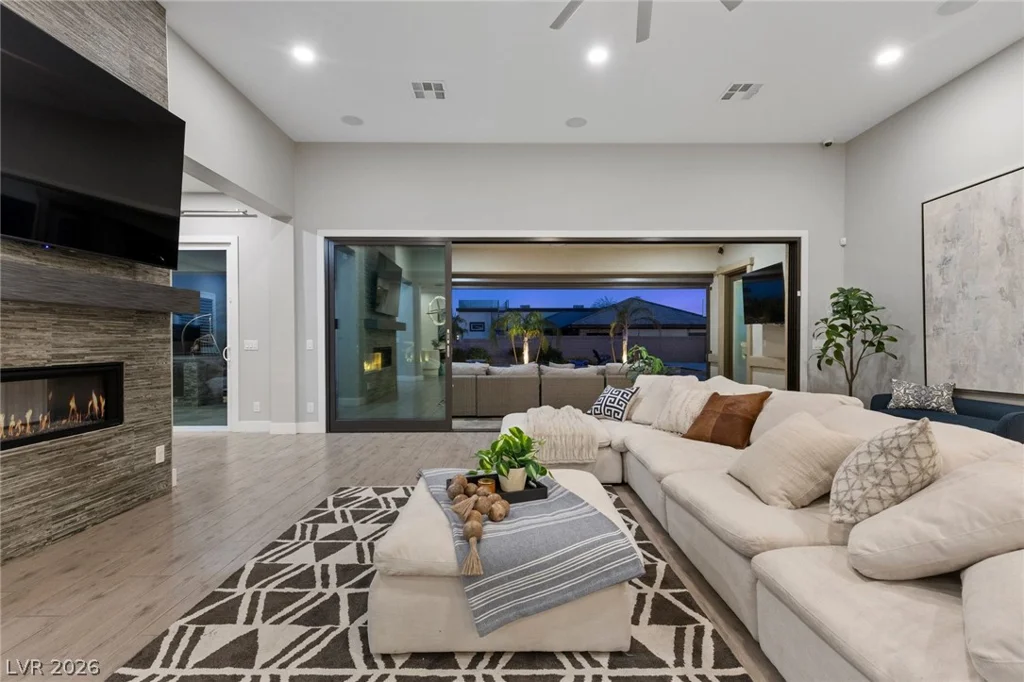 9841 El Campo Grande, Las Vegas, NV 89149