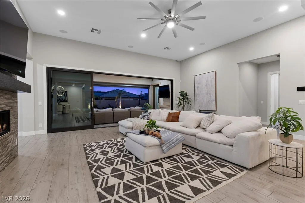 9841 El Campo Grande, Las Vegas, NV 89149