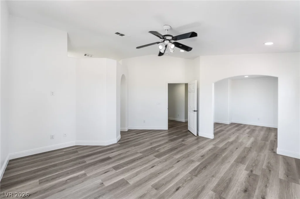 9433 Oxford Wine, Las Vegas, NV 89129