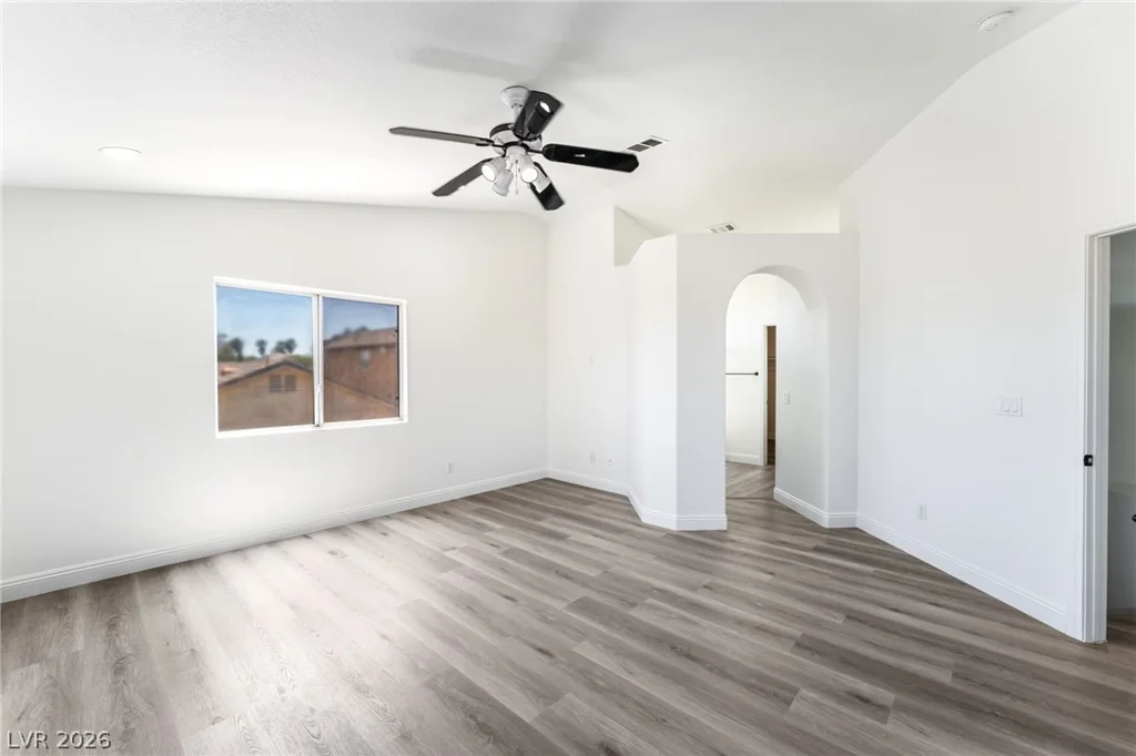 9433 Oxford Wine, Las Vegas, NV 89129