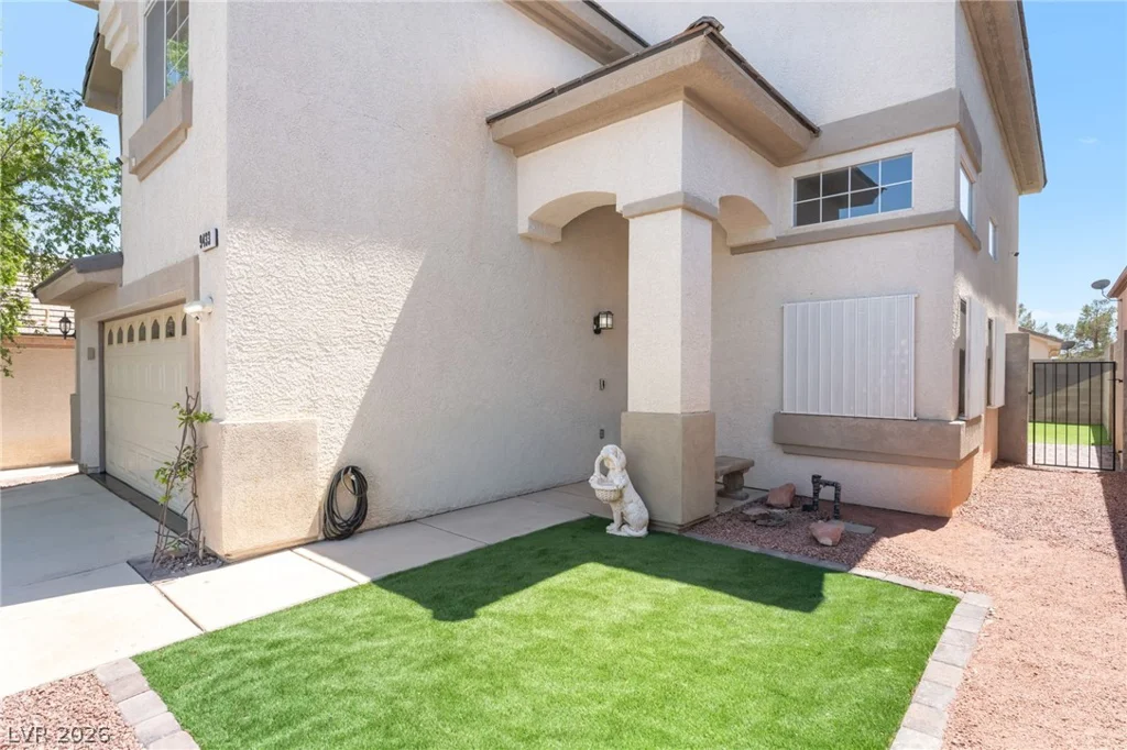 9433 Oxford Wine, Las Vegas, NV 89129