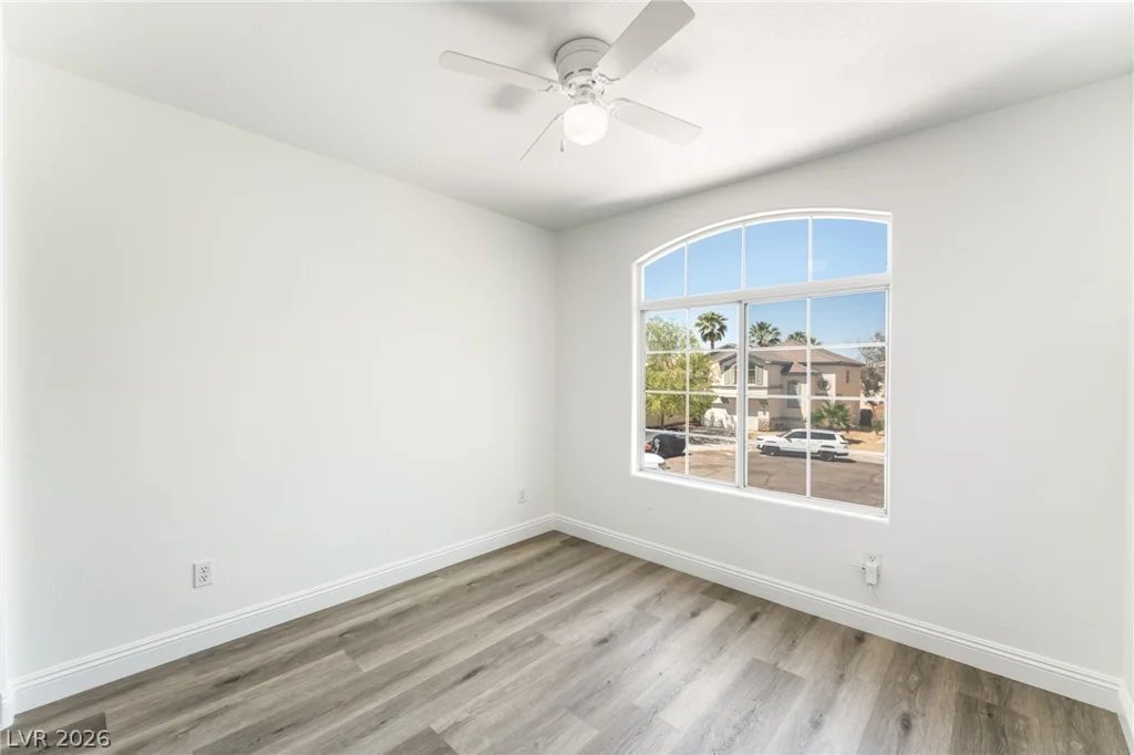 9433 Oxford Wine, Las Vegas, NV 89129