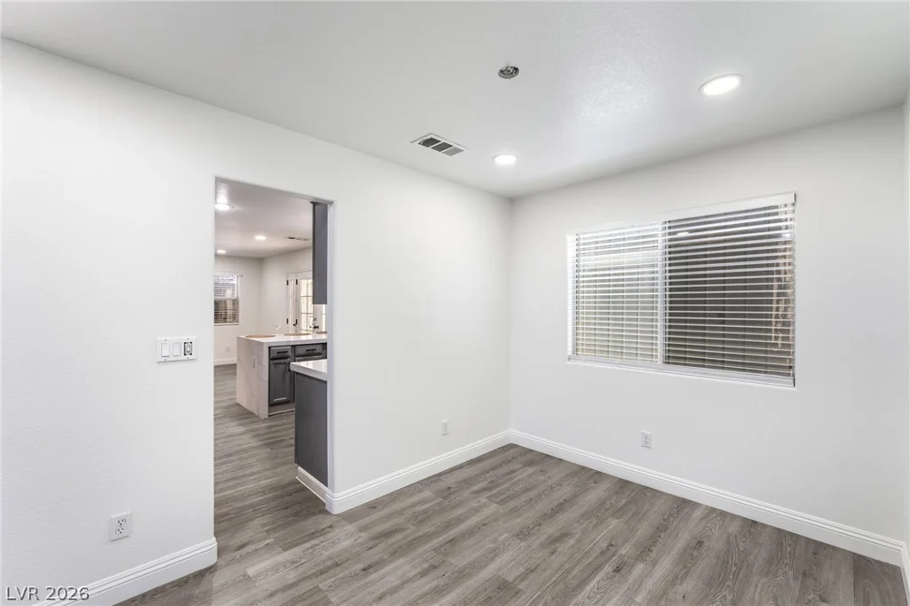 9433 Oxford Wine, Las Vegas, NV 89129