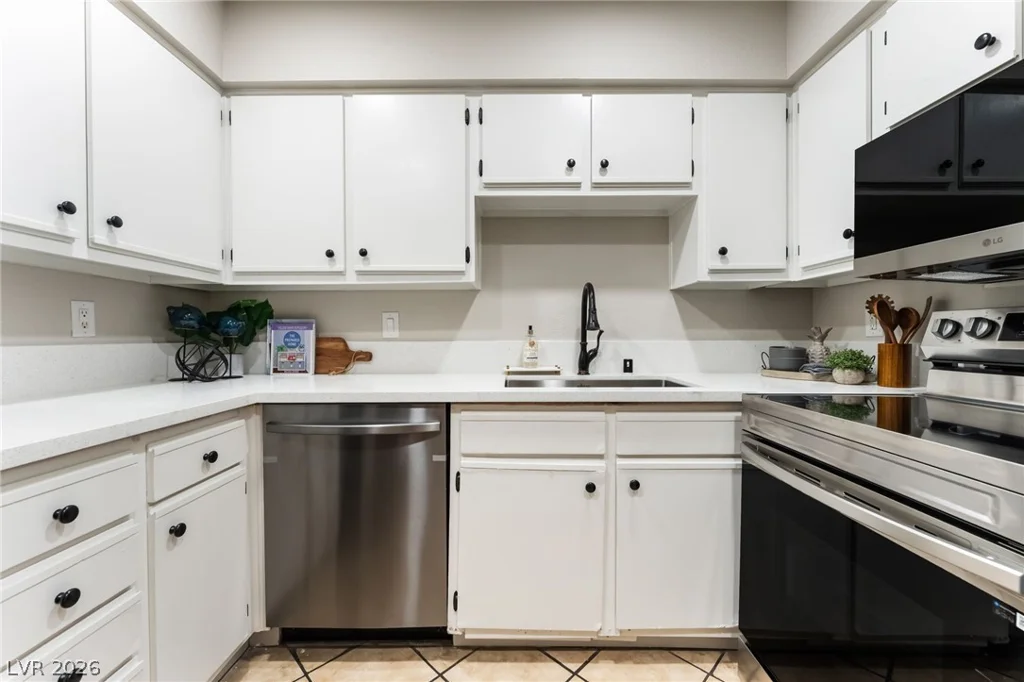 3151 Soaring Gulls, Las Vegas, NV 89128