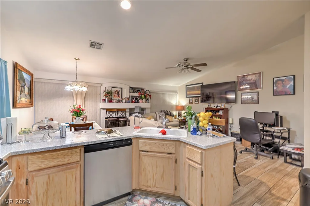 3829 Iverson, North Las Vegas, NV 89032