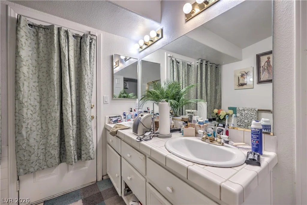 3829 Iverson, North Las Vegas, NV 89032