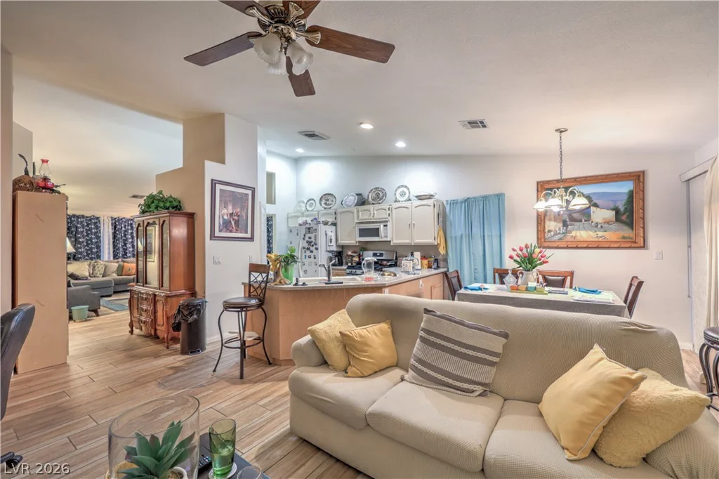 3829 Iverson, North Las Vegas, NV 89032