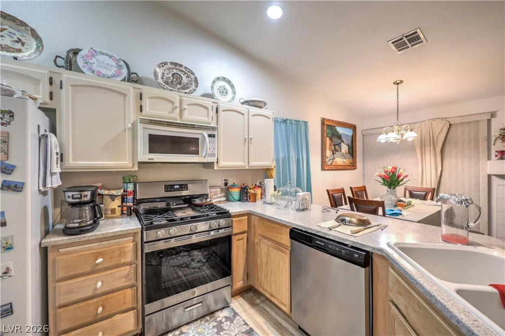 3829 Iverson, North Las Vegas, NV 89032