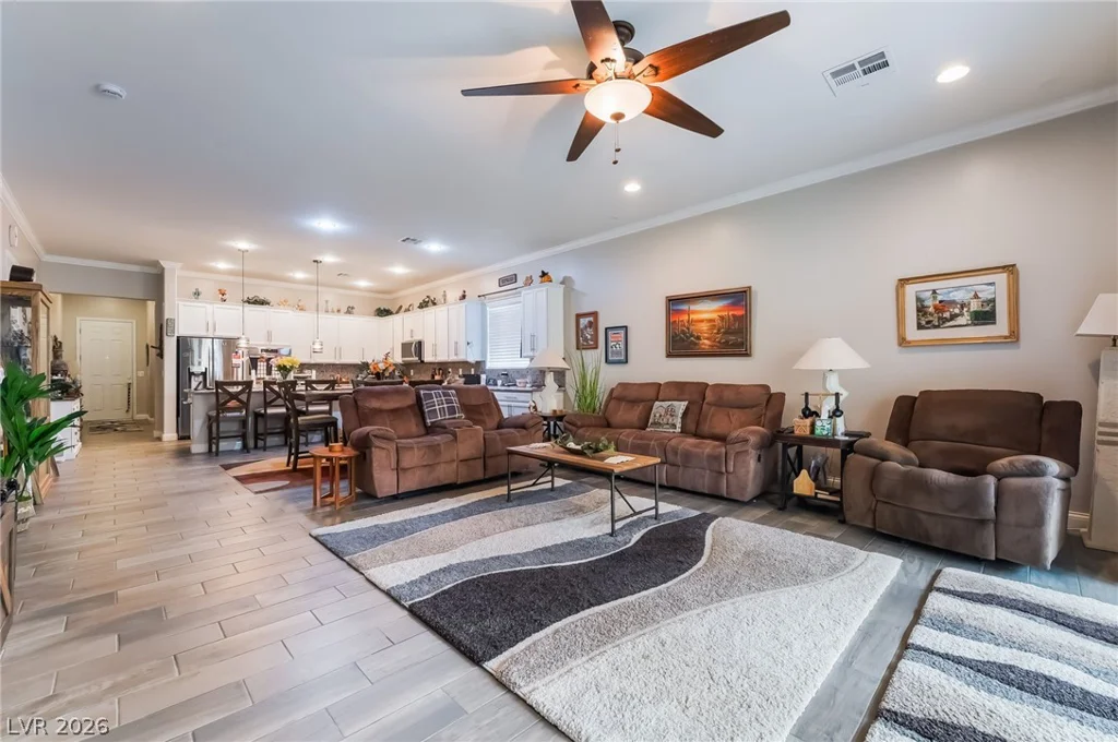 8651 Loretta Bay, Las Vegas, NV 89178