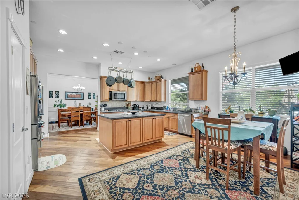 7008 Manzanares, North Las Vegas, NV 89084