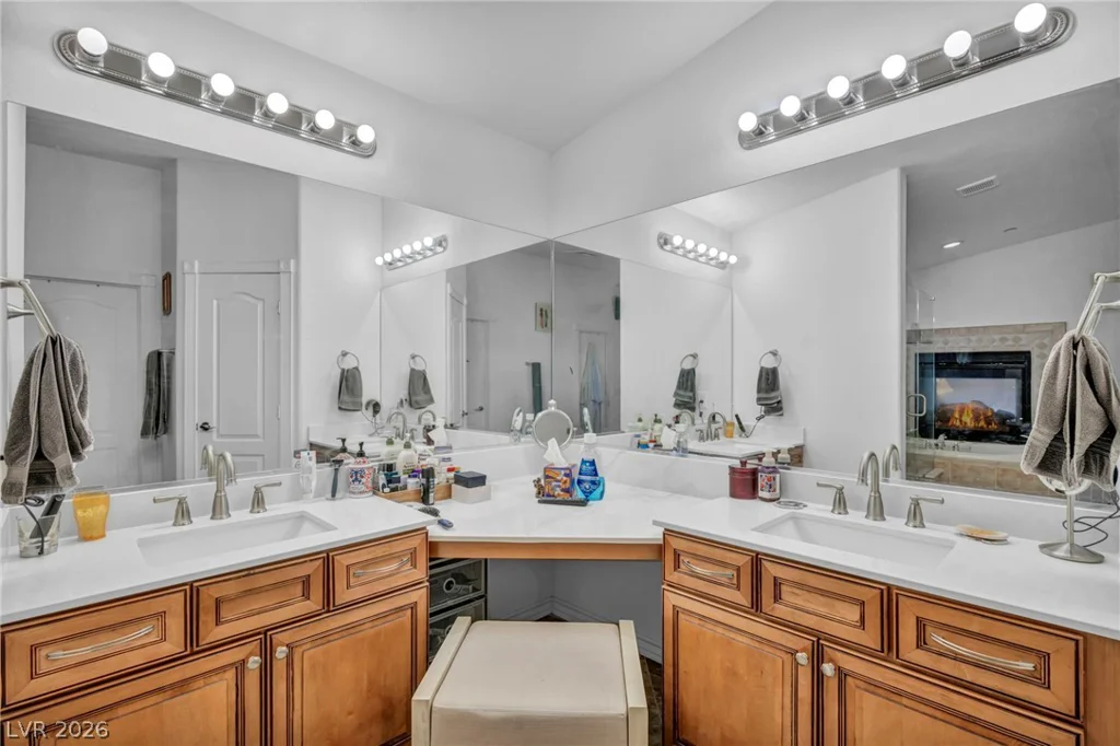 7008 Manzanares, North Las Vegas, NV 89084