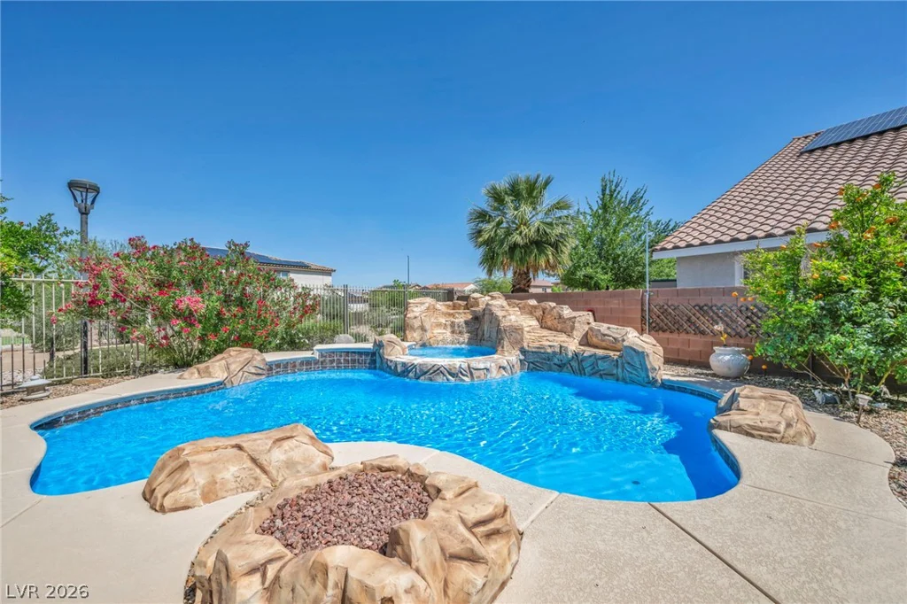 7008 Manzanares, North Las Vegas, NV 89084