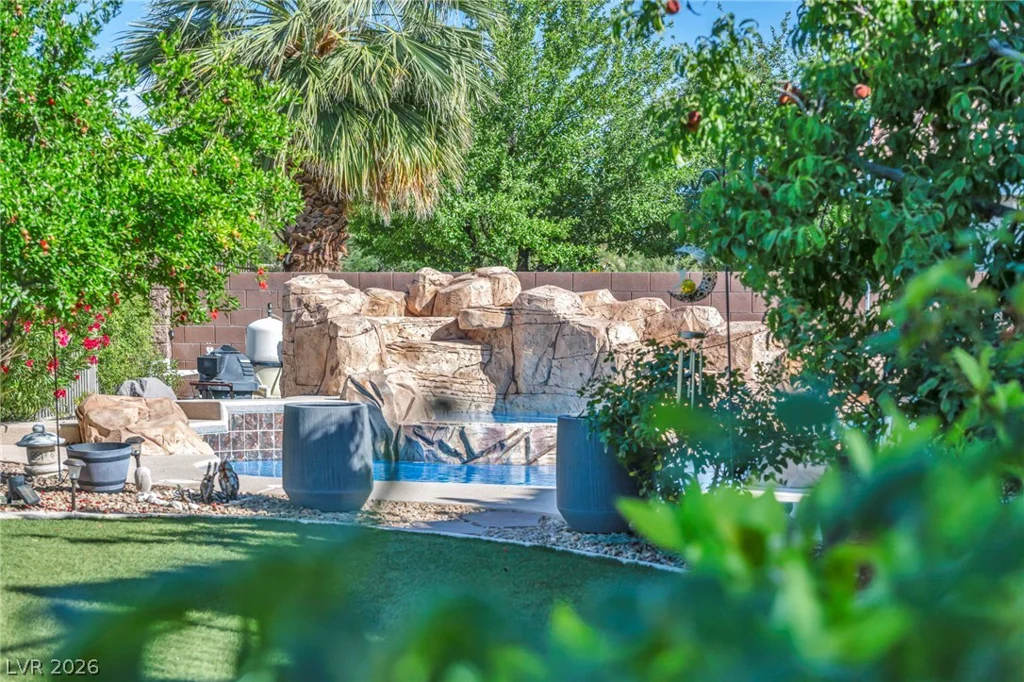 7008 Manzanares, North Las Vegas, NV 89084